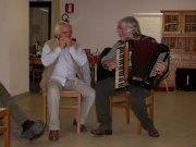 Pierino Martin e Sandro Boniface suonano (6158 bytes)